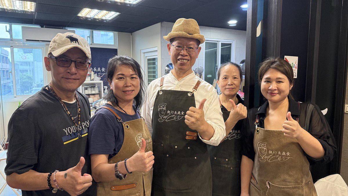 張仕霖吃素60年 從一顆水餃打造時尚音樂「執行長蔬食餐廳」