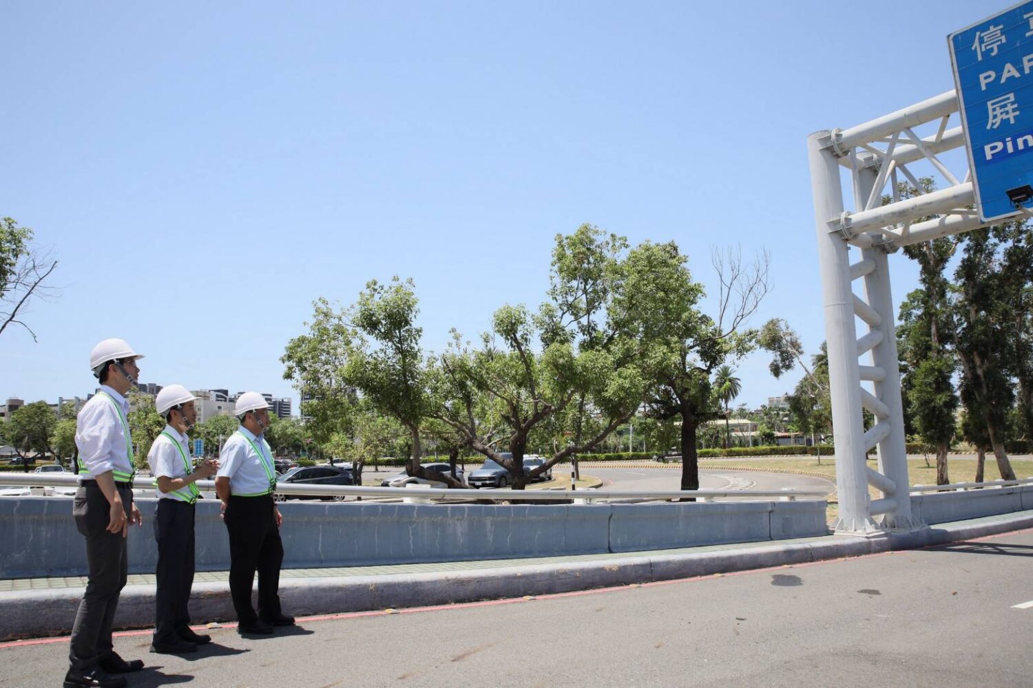 小黃空車通過高雄機場不再受罰,載客依既有規定辦理 小黃空車通過高雄機場不再受罰,載客依既有規定辦理