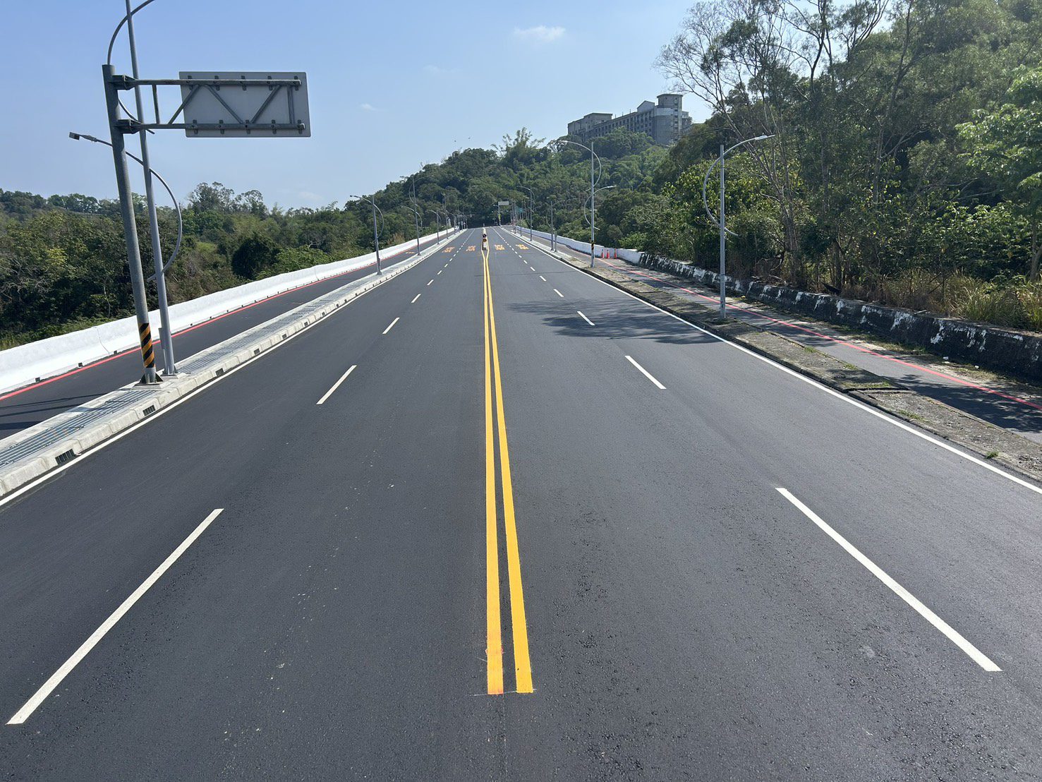 高雄義大二路開放通車 地方交通路網更順暢 高雄義大二路開放通車 地方交通路網更順暢