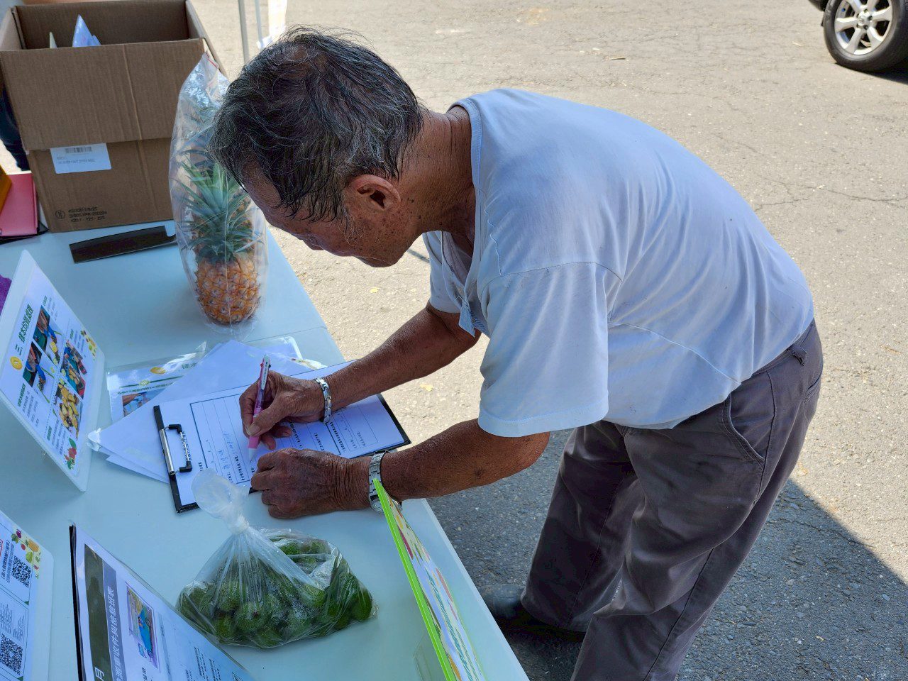 高市全國首創產區巡迴AI快檢車啟動 「質譜宅急便」為農產安全管理奠定里程碑 高市全國首創產區巡迴AI快檢車啟動 「質譜宅急便」為農產安全管理奠定里程碑