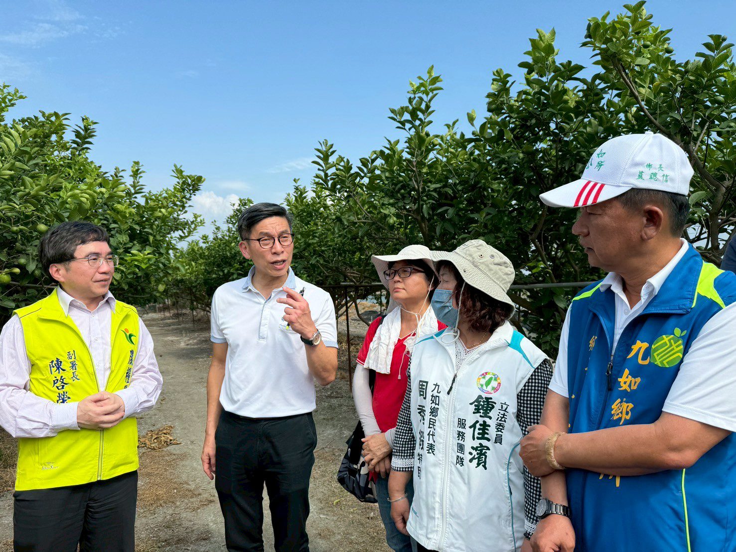 為屏東檸檬農解決落果問題,鍾佳濱辦因應天災座談會 為屏東檸檬農解決落果問題,鍾佳濱辦因應天災座談會