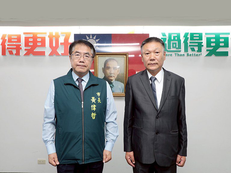 新營區長陳宏田宣誓就職 黃偉哲勉勇於承擔、做得更好 新營區長陳宏田宣誓就職 黃偉哲勉勇於承擔、做得更好