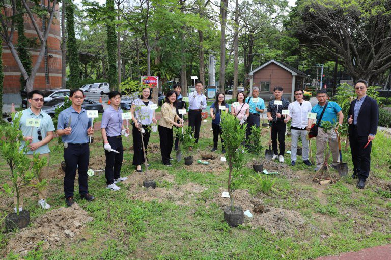 新竹三民國中在校園綠帶闢建「三民柑馨園」　   為教育注入土地與人文