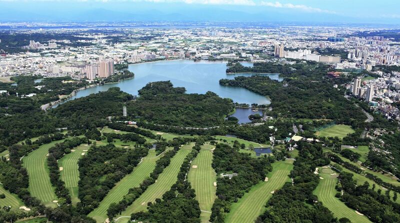 高爾夫球場遲未改善水土保持,市府啟動施工滯洪池 高爾夫球場遲未改善水土保持,市府啟動施工滯洪池