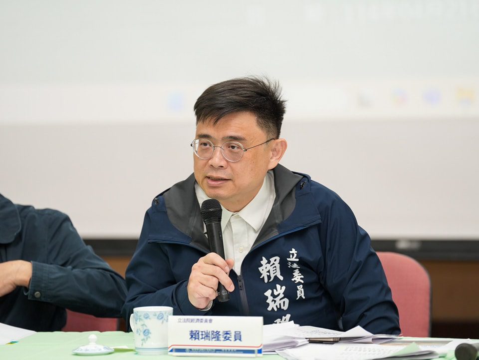 立委賴瑞隆:中油應該實質落實總部南遷 助力高雄邁向產業發展新格局 立委賴瑞隆:中油應該實質落實總部南遷 助力高雄邁向產業發展新格局