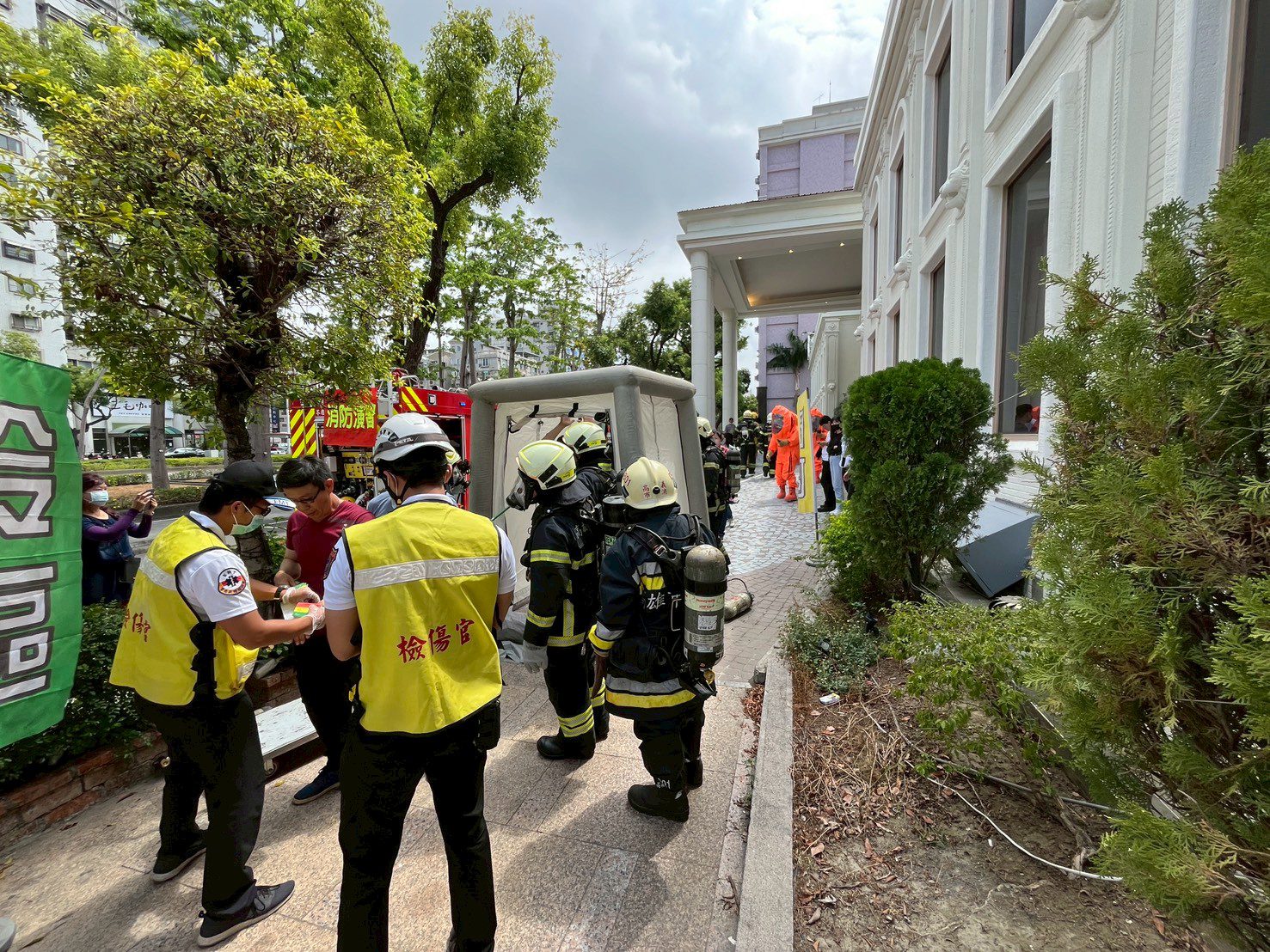模擬KTV遭毒化物攻擊 高市消防演練大量傷病患應變機制 模擬KTV遭毒化物攻擊 高市消防演練大量傷病患應變機制