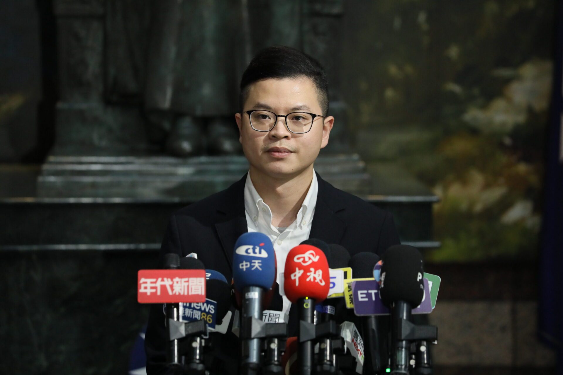 朱立倫稱「賴清德像希特勒」惹議 凌濤:德國、以色列駐台辦勿成獨裁者幫兇 朱立倫稱「賴清德像希特勒」惹議 凌濤:德國、以色列駐台辦勿成獨裁者幫兇