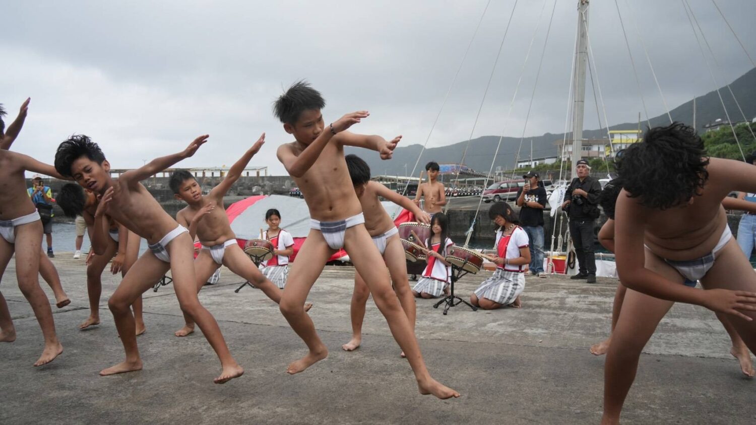 航向母親的島嶼帛琉「無私分享號」抵蘭嶼舊開元港 海委會熱情迎接 航向母親的島嶼帛琉「無私分享號」抵蘭嶼舊開元港 海委會熱情迎接