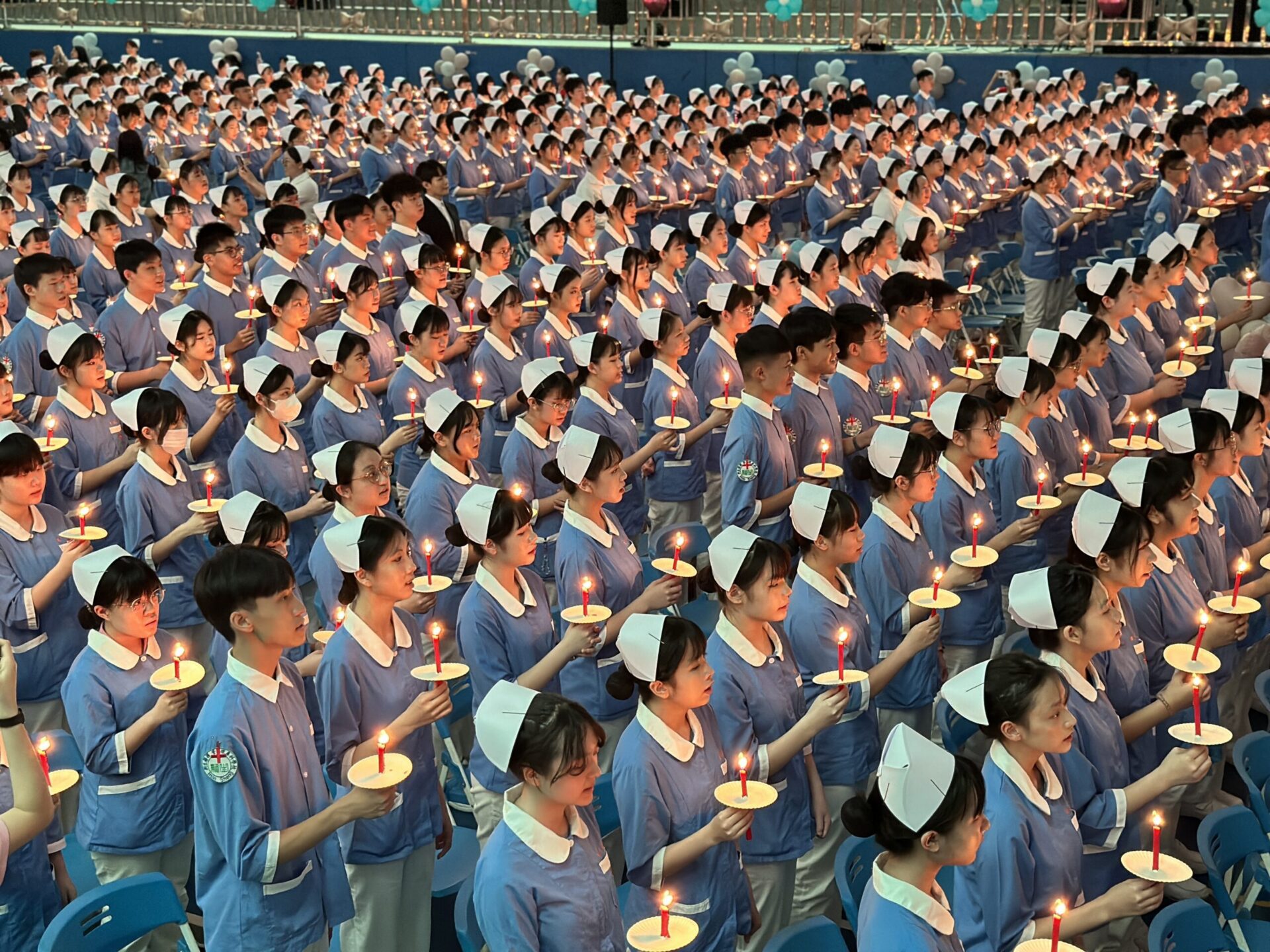 迎接臨床實習挑戰!新生醫專754位護理生溫馨加冠 迎接臨床實習挑戰!新生醫專754位護理生溫馨加冠