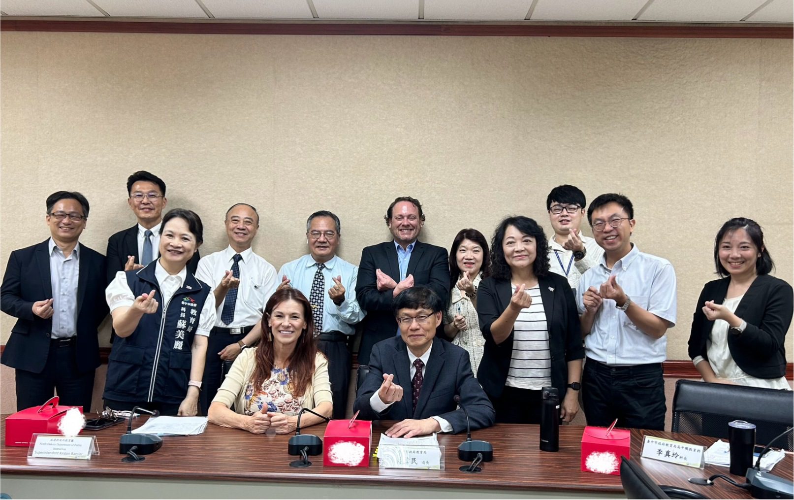 美國北達科他州教育廳率團訪台中 入校體驗技職教育發展 美國北達科他州教育廳率團訪台中 入校體驗技職教育發展