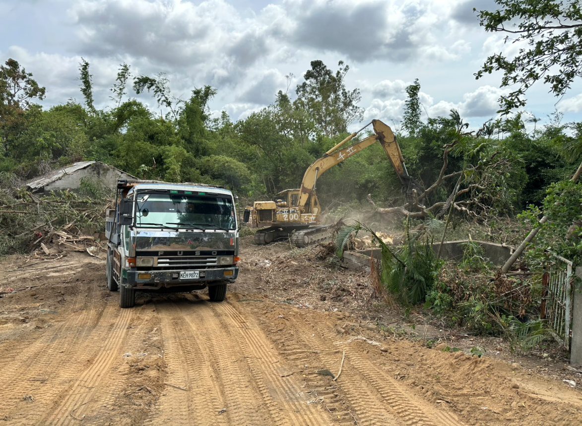 高雄高爾夫球場長期未設水保滯洪設施 高市府進場執行坡地防災工程 高雄高爾夫球場長期未設水保滯洪設施 高市府進場執行坡地防災工程