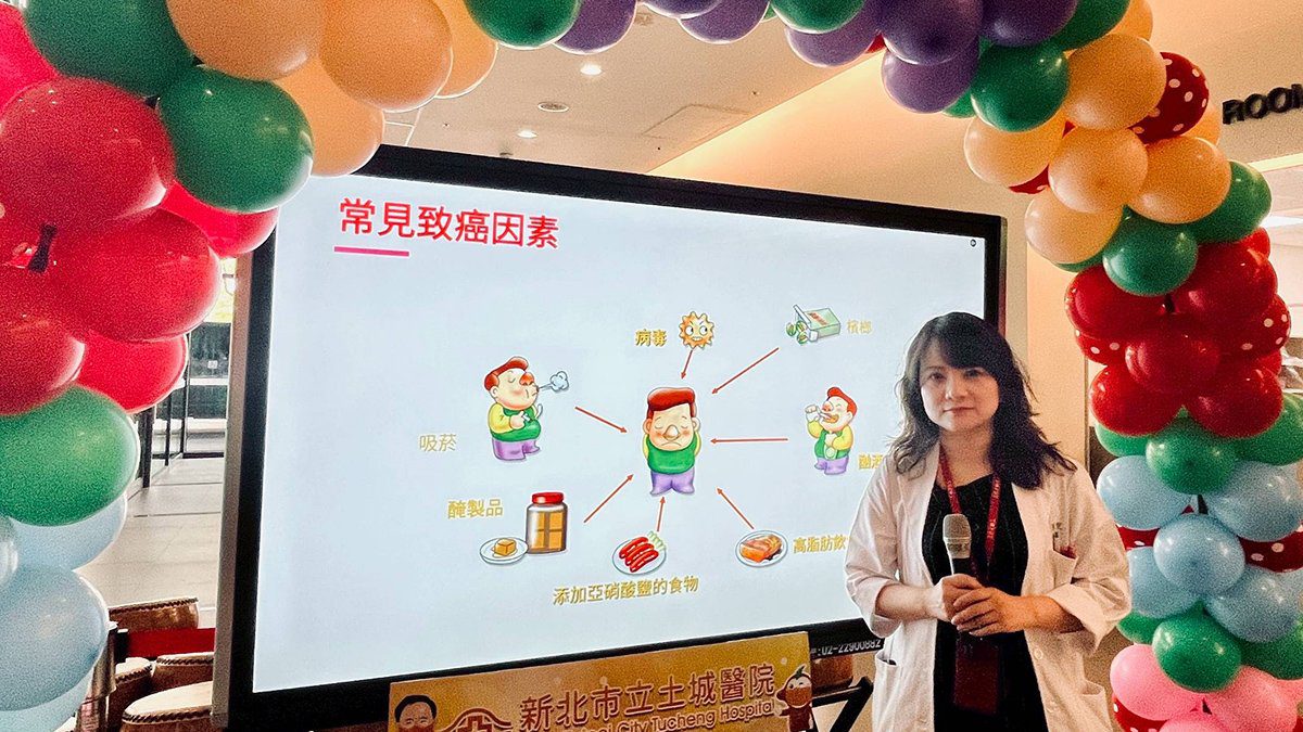 土城醫院母親節活動溫馨登場 呼籲守護媽媽健康從乳癌篩檢做起 土城醫院母親節活動溫馨登場 呼籲守護媽媽健康從乳癌篩檢做起