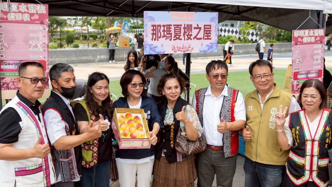 漾新聞|甜爆夢時代!那瑪夏水蜜桃兩小時搶購一空 漾新聞|甜爆夢時代!那瑪夏水蜜桃兩小時搶購一空