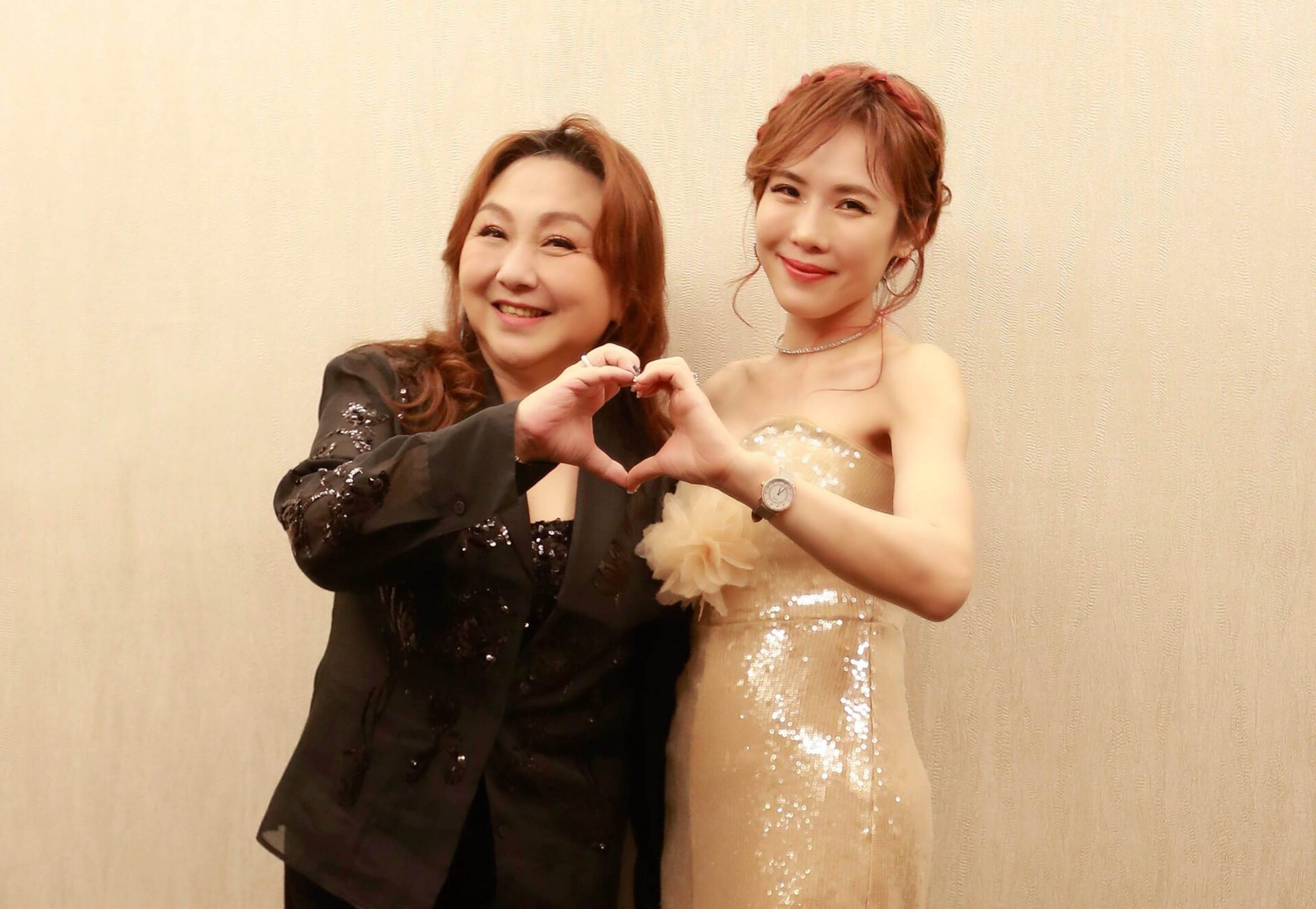 超級巨星蒞臨加持!鄭怡揪親友挺吳申梅 敬業取經台語老歌 超級巨星蒞臨加持!鄭怡揪親友挺吳申梅 敬業取經台語老歌