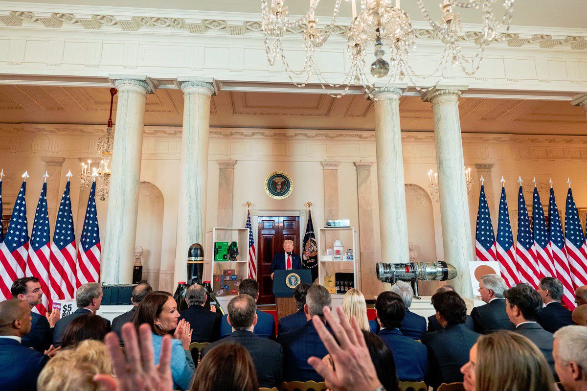 川普將訪中東三強 沙烏地、阿聯酋、卡達砸數兆美元博取戰略紅利 川普將訪中東三強 沙烏地、阿聯酋、卡達砸數兆美元博取戰略紅利