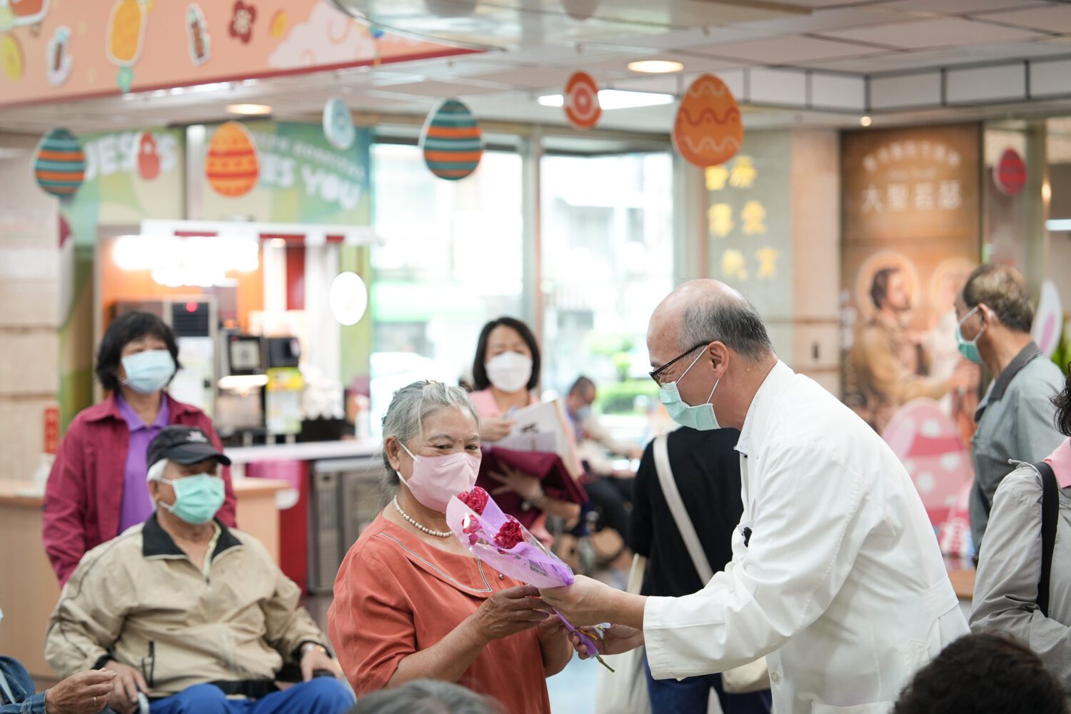 聖功醫院傳遞溫柔力量 迎接母親節與護師節雙佳節