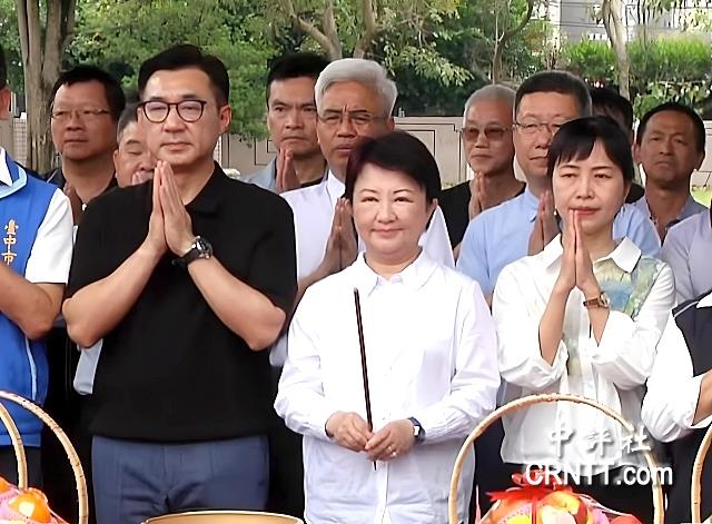 交棒！盧秀燕祝江啟臣選市長心想事成