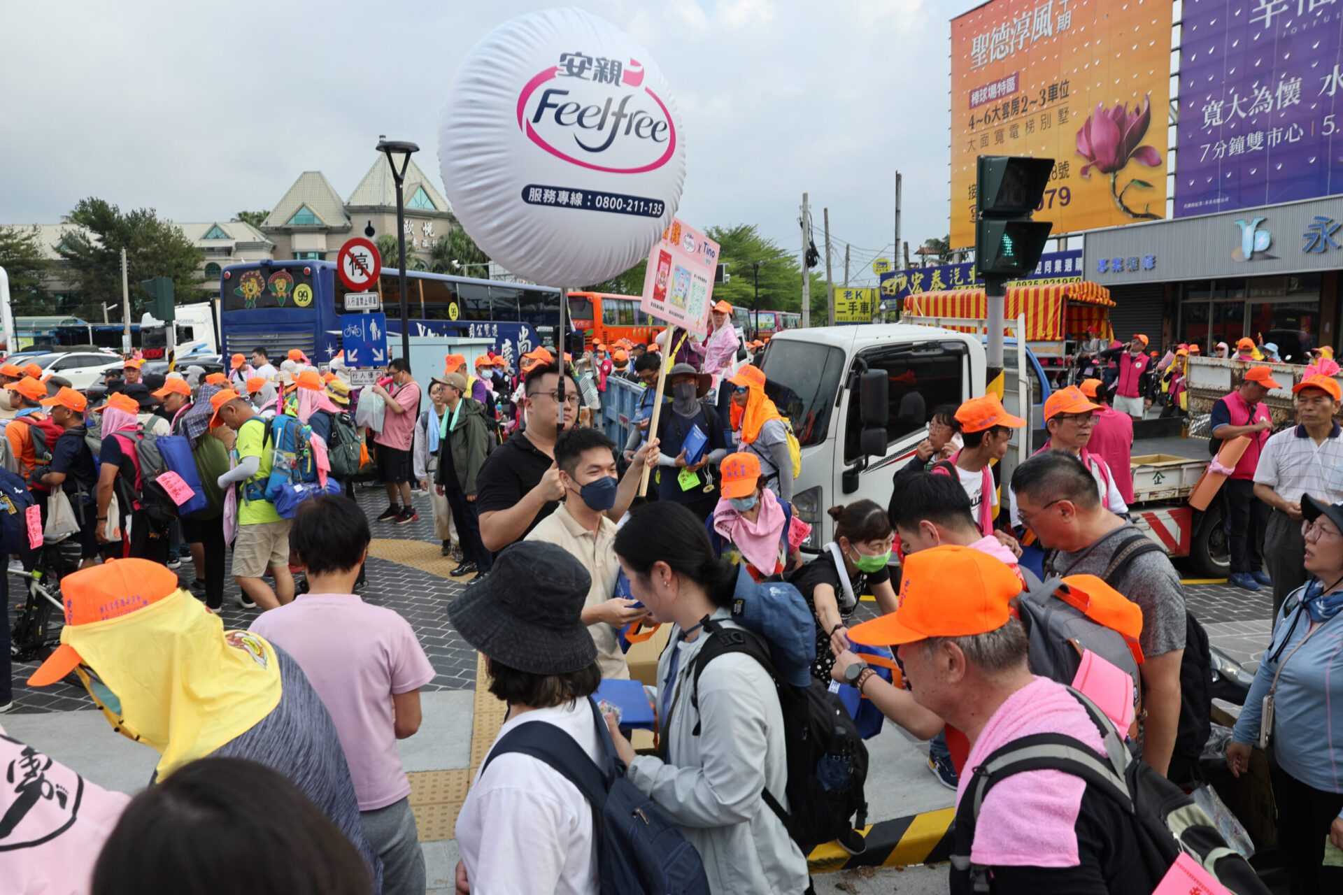 安親活力褲福氣隨行!響應白沙屯進香發送濕巾、活力褲助香燈腳一路順利 找不到廁所也不怕 安親活力褲福氣隨行!響應白沙屯進香發送濕巾、活力褲助香燈腳一路順利 找不到廁所也不怕