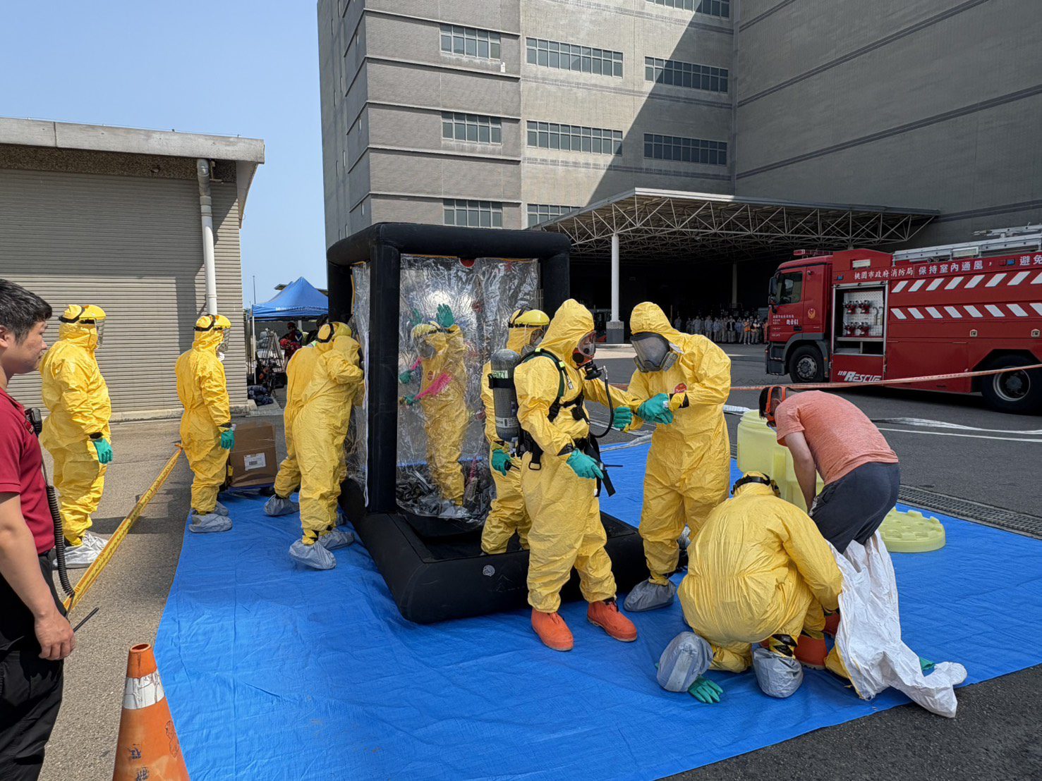 觀音消防分隊舉辦化災演練 攜手工廠強化搶救能力 觀音消防分隊舉辦化災演練 攜手工廠強化搶救能力