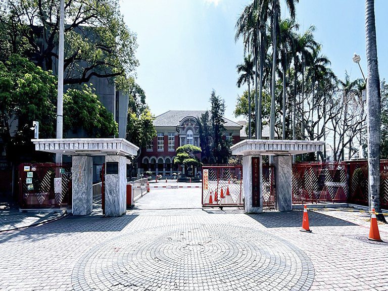 臺南13373名考生迎會考 黃偉哲溫馨叮嚀提早出門從容面對 臺南13373名考生迎會考 黃偉哲溫馨叮嚀提早出門從容面對