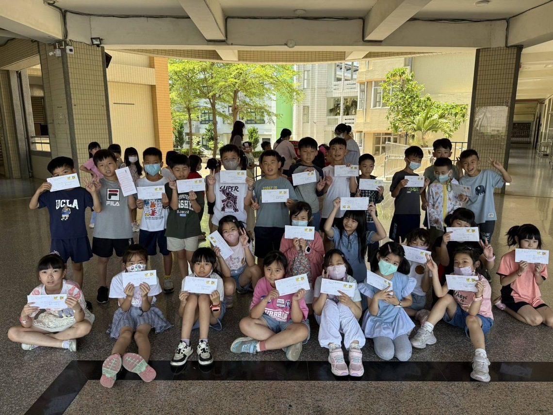 漾新聞|援中國小學生手寫信感恩 捐食行善傳遞愛 漾新聞|援中國小學生手寫信感恩 捐食行善傳遞愛