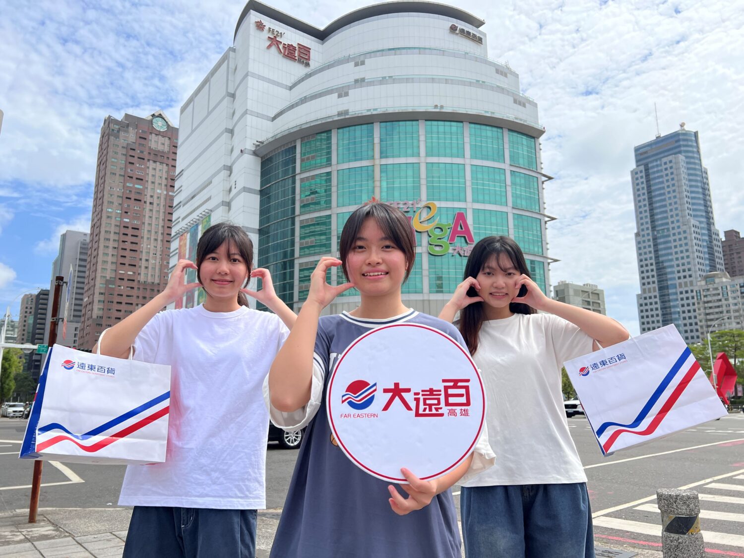 高雄金鑽鳳梨外銷好口碑 日本國中生都愛不釋手大囋「歐依細」 高雄金鑽鳳梨外銷好口碑 日本國中生都愛不釋手大囋「歐依細」