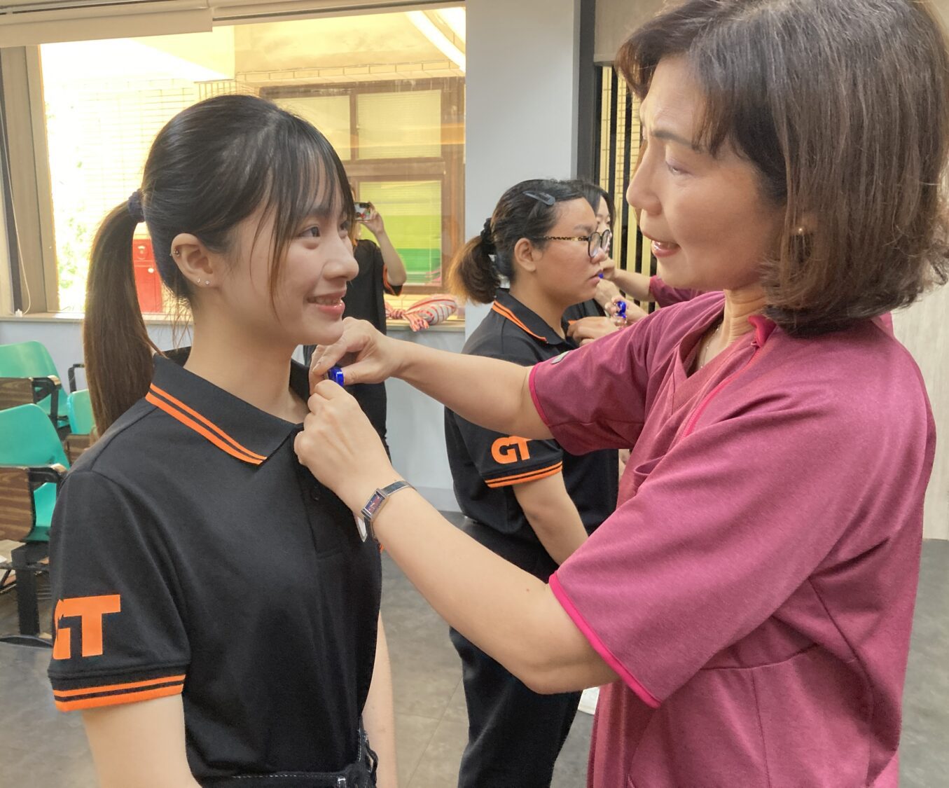 從學堂到臨床承醫護使命 輔英科大舉行授袍授證典禮 從學堂到臨床承醫護使命 輔英科大舉行授袍授證典禮