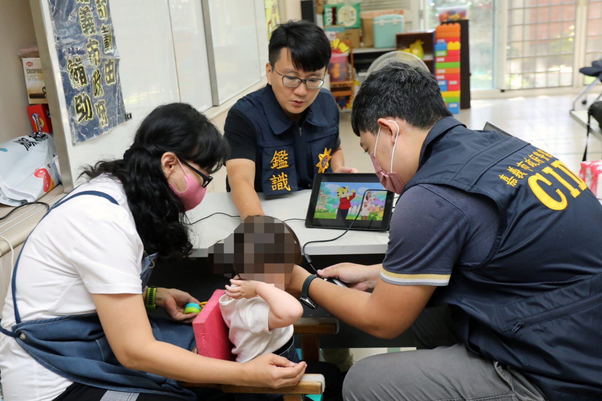 用指紋為孩子加一道安全鎖 嘉市持續推動早療建檔 用指紋為孩子加一道安全鎖 嘉市持續推動早療建檔