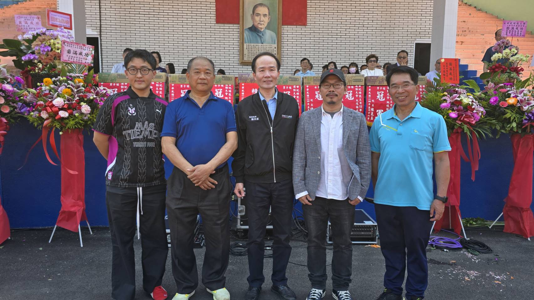 【有片】世紀綠能工商校慶 方文山親臨祝賀獻新校歌 【有片】世紀綠能工商校慶 方文山親臨祝賀獻新校歌