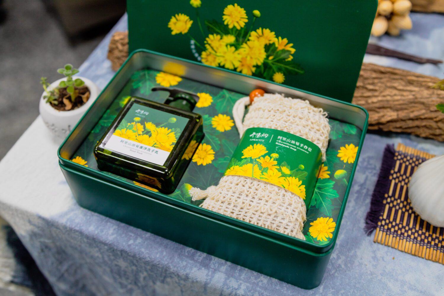 嘉義縣啟動阿里山油菊復育計畫 推動生態與地方創生 共建綠色未來