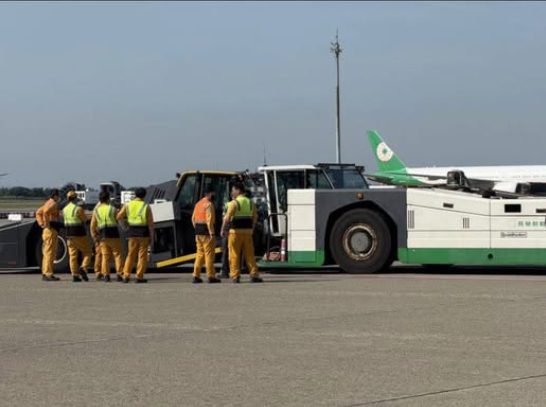 航機拖車車禍! 星宇航空右轉撞長榮航勤 航機拖車車禍! 星宇航空右轉撞長榮航勤