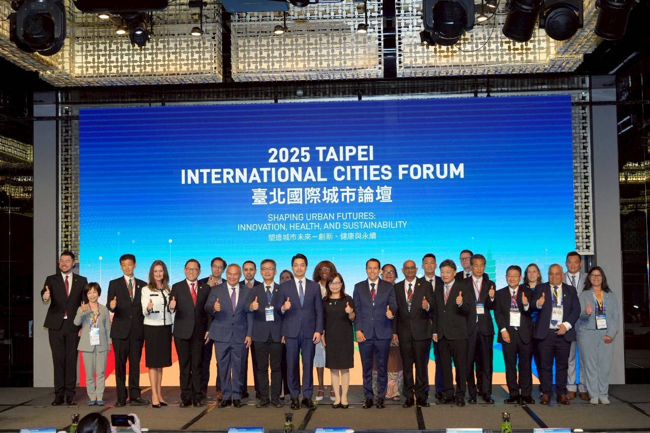 蔣萬安用12國語言問候貴賓 國際城市論壇展現臺北熱情與創新 蔣萬安用12國語言問候貴賓 國際城市論壇展現臺北熱情與創新