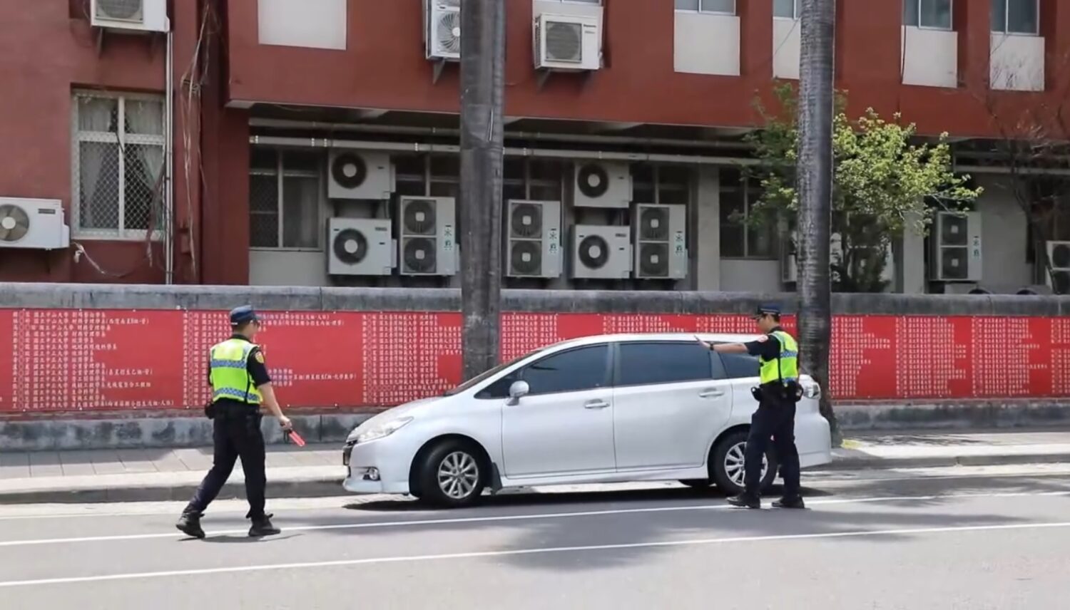 屏警推短劇宣導「多時相號誌」強化用路人正確辨識燈號與行車安全 屏警推短劇宣導「多時相號誌」強化用路人正確辨識燈號與行車安全