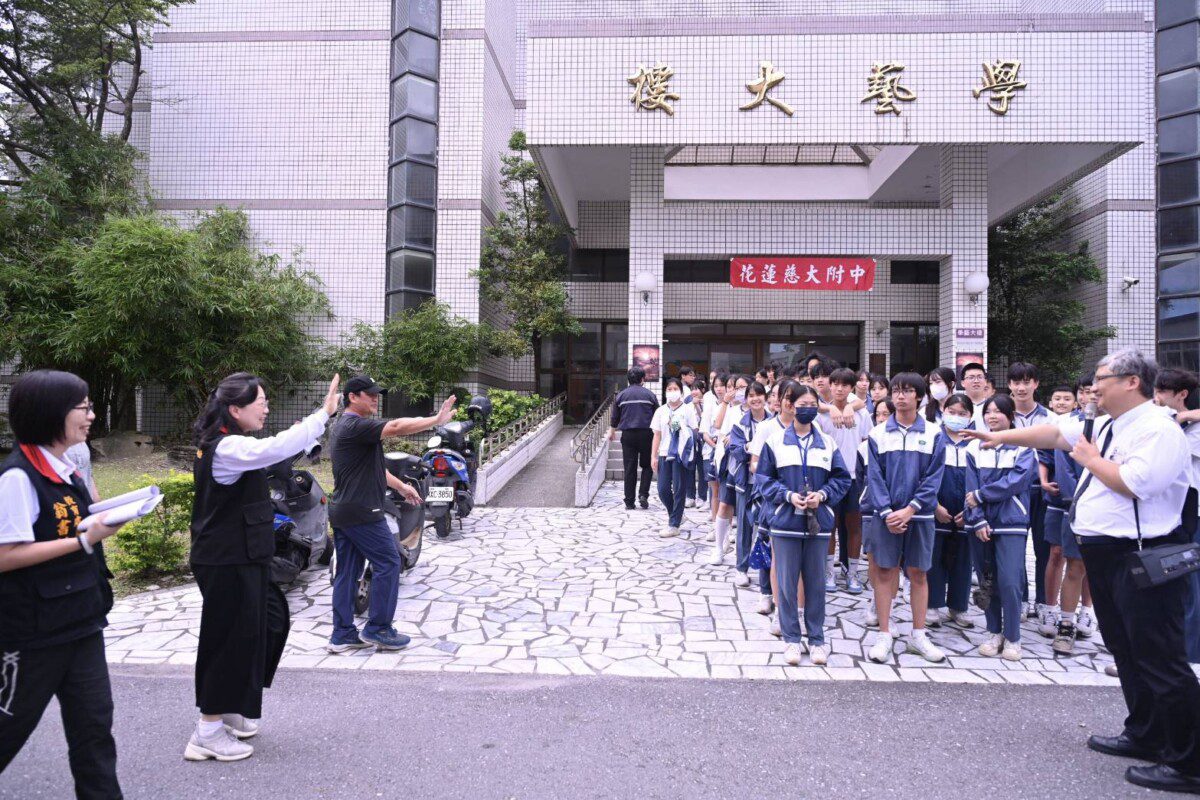 114年國中教育會考明天登場!縣長徐榛蔚今天親自巡視考場各動線規劃 114年國中教育會考明天登場!縣長徐榛蔚今天親自巡視考場各動線規劃