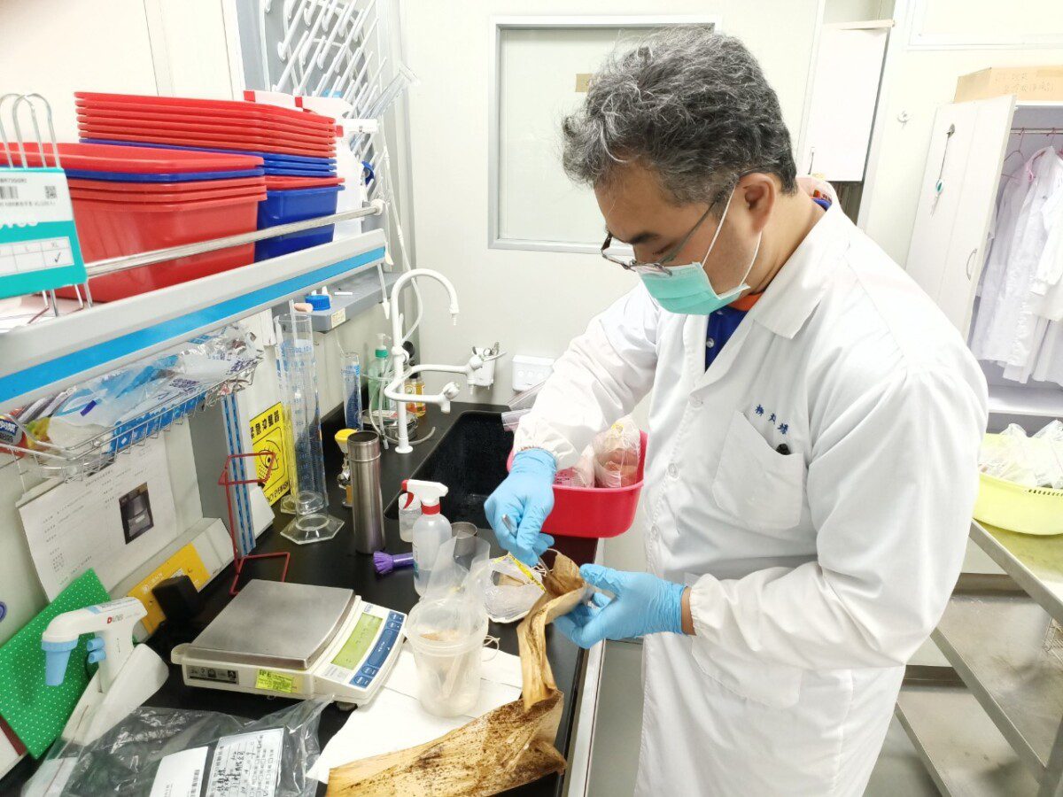 花蓮縣衛生局於節慶前夕針對轄內的應景食品製造業、粽子專賣店、賣場、展開稽查與抽驗 花蓮縣衛生局於節慶前夕針對轄內的應景食品製造業、粽子專賣店、賣場、展開稽查與抽驗