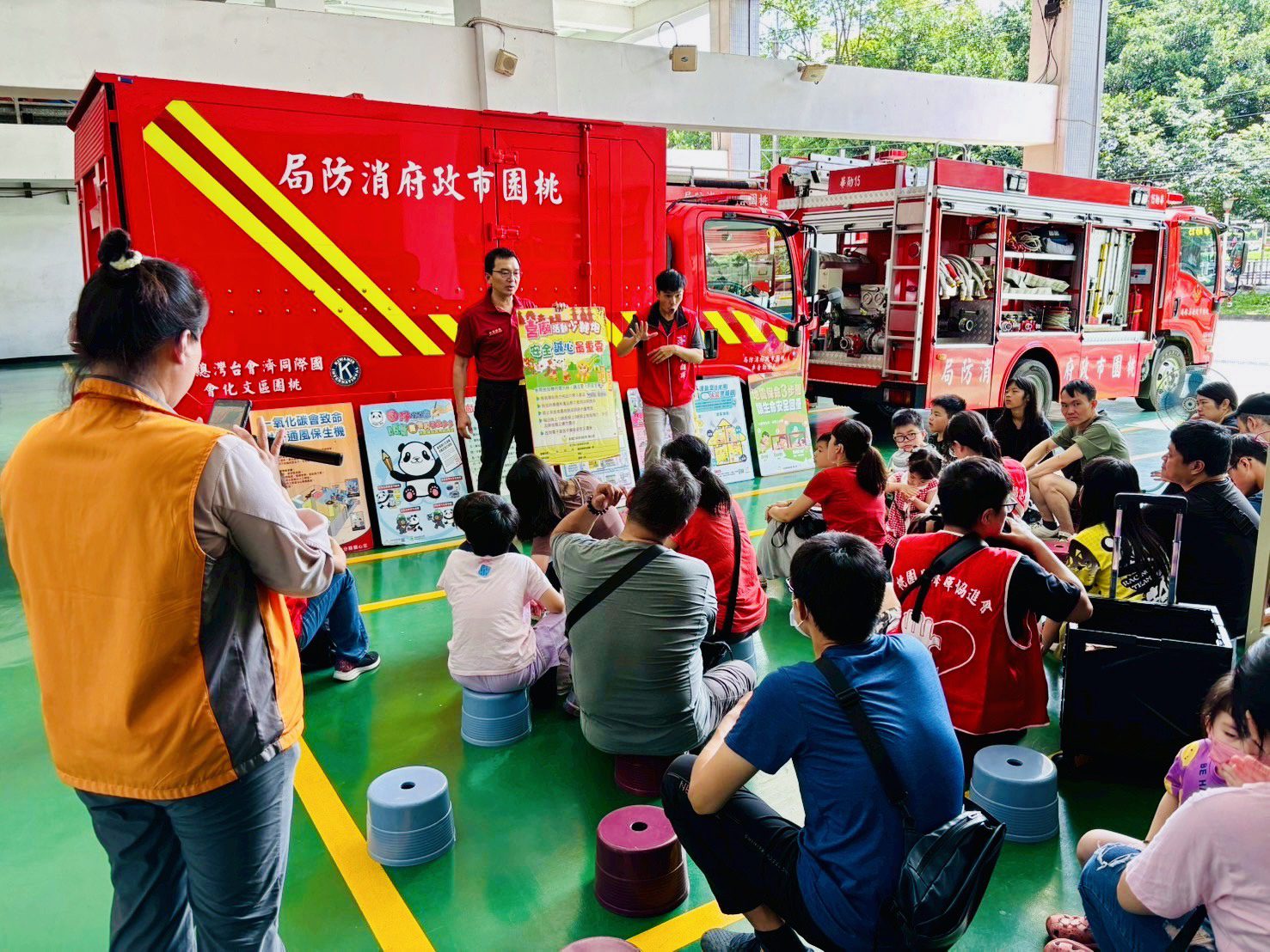 桃消華勛分隊消防體驗活動登場 搭配手語強化聽損童防災觀念