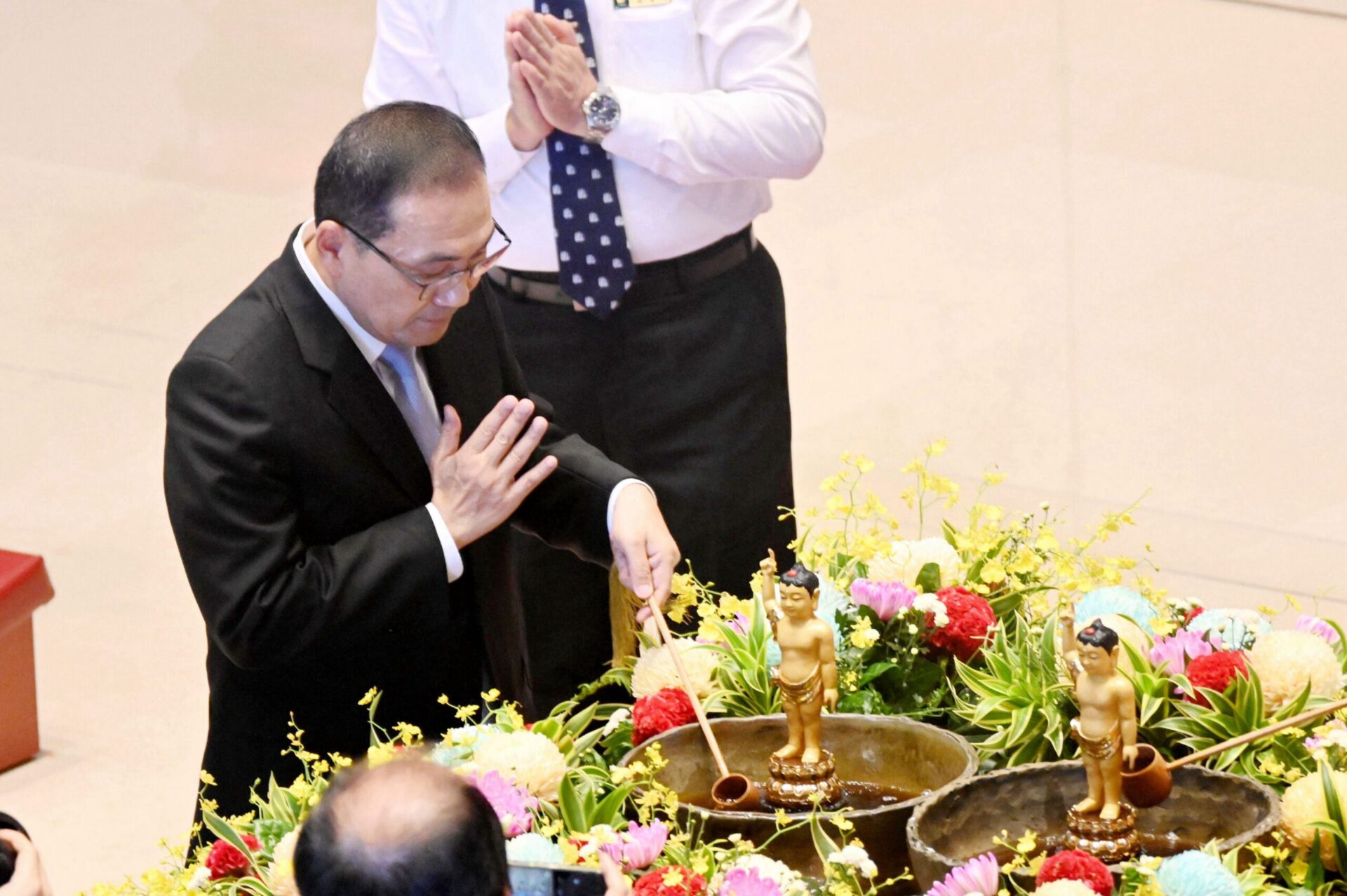 侯友宜至法鼓山禮佛、浴佛　分享「三大願力」盼國泰民安