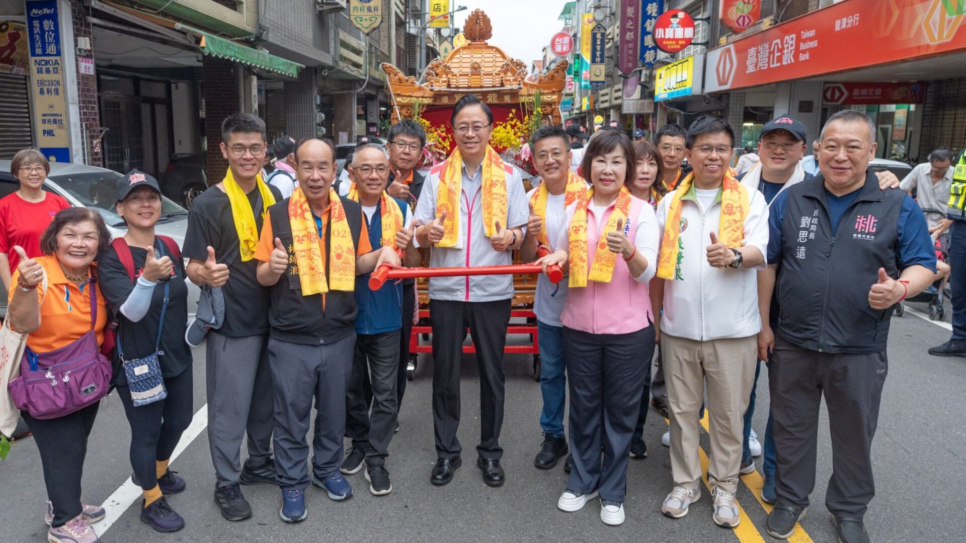22公里徒步會香祈福 龍潭神龍鬧鎮遶境回駕 