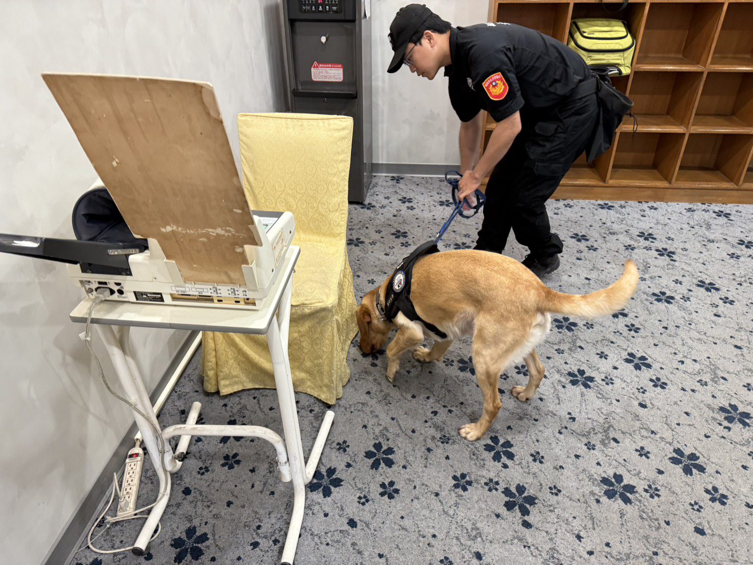 置物櫃也不放過!警犬蒟蒻、CoCo出動維護世壯運安全 置物櫃也不放過!警犬蒟蒻、CoCo出動維護世壯運安全