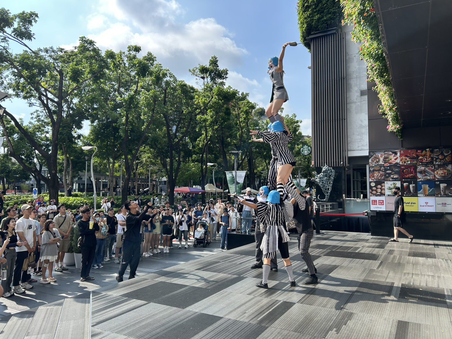 創造焦點《小丑八怪》快閃街頭驚喜不斷 台中夏日馬戲節6/14、15帝國糖廠奇幻登場 創造焦點《小丑八怪》快閃街頭驚喜不斷 台中夏日馬戲節6/14、15帝國糖廠奇幻登場