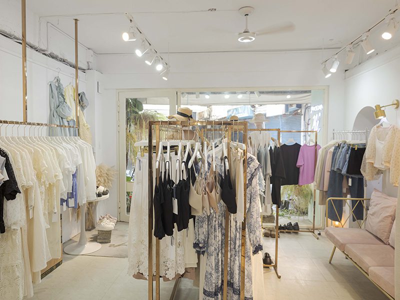 逢甲寶藏服飾店│質感選品百變穿搭 豐富款式學生媽咪都愛逛 逢甲寶藏服飾店│質感選品百變穿搭 豐富款式學生媽咪都愛逛