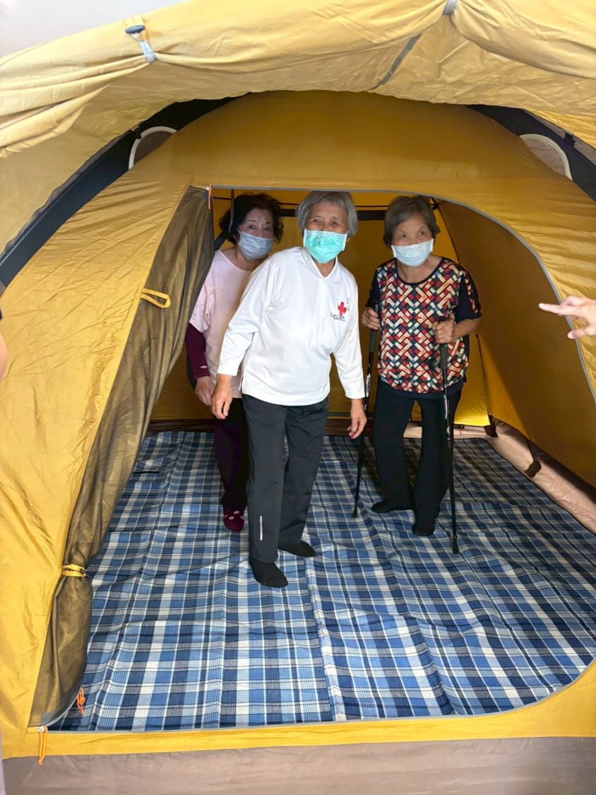 樂齡也能露營趣 溪州秀和苑日照中心長輩「偽出遊」樂翻天 樂齡也能露營趣 溪州秀和苑日照中心長輩「偽出遊」樂翻天