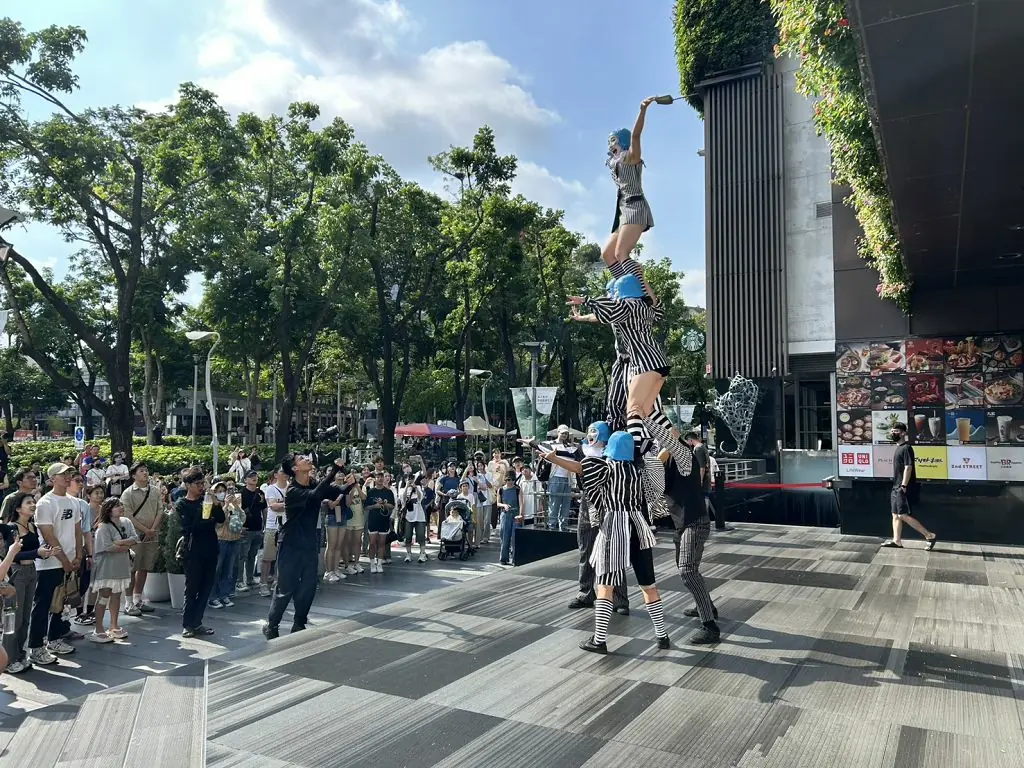 創造焦點小丑八怪快閃街頭驚喜不斷 台中夏日馬戲節6/14、15帝國糖廠奇幻登場