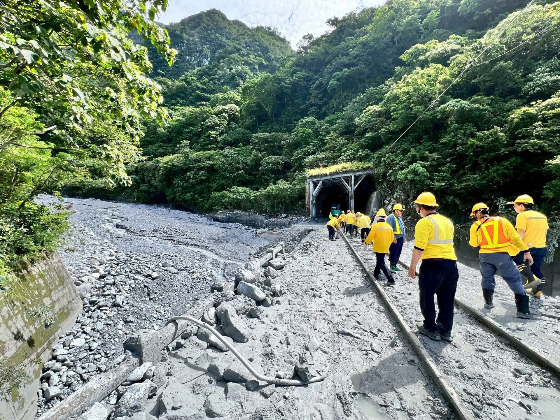 暴雨襲擊北迴線慘淹　台鐵拚搶修最快通車時間點曝光