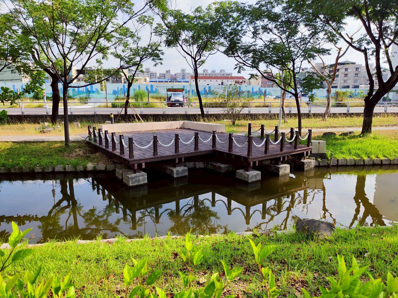 曹公圳欄杆與步道的整修完工 提升步道設施品質展現懷舊風采 曹公圳欄杆與步道的整修完工 提升步道設施品質展現懷舊風采