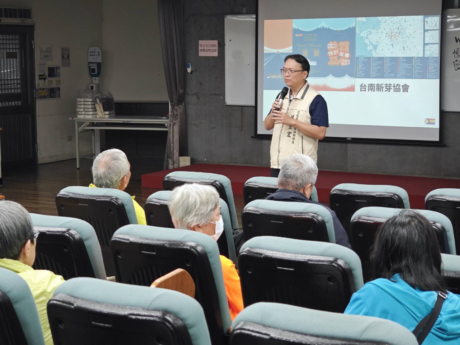 南市觀旅局辦理2025年度散步路線導覽員教育訓練 南市觀旅局辦理2025年度散步路線導覽員教育訓練