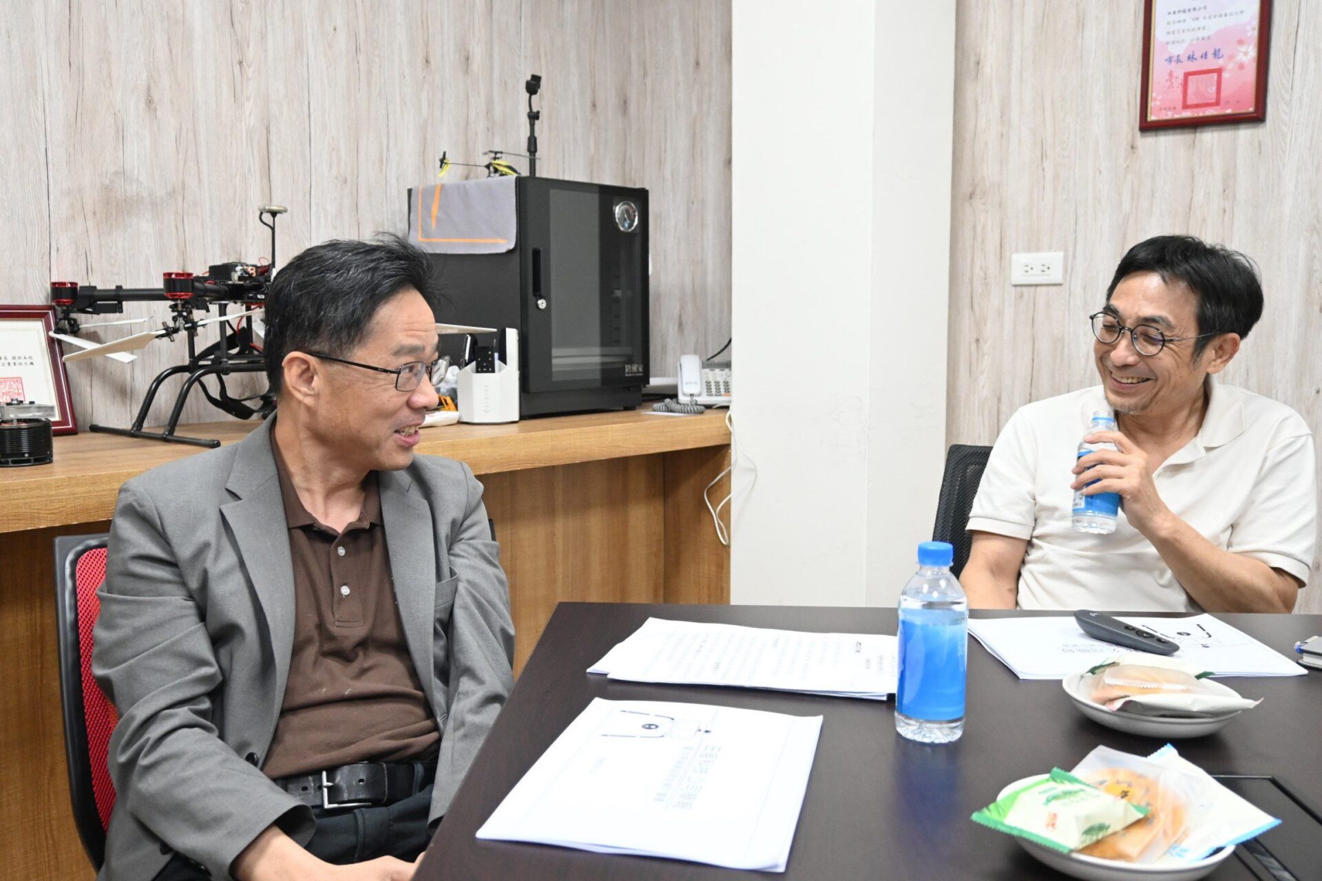 台中田屋科技「MIT無人直升機」飛越中央山脈瞄準國際空域 經發局長肯定:遙控飛機變身國家隊! 台中田屋科技「MIT無人直升機」飛越中央山脈瞄準國際空域 經發局長肯定:遙控飛機變身國家隊!