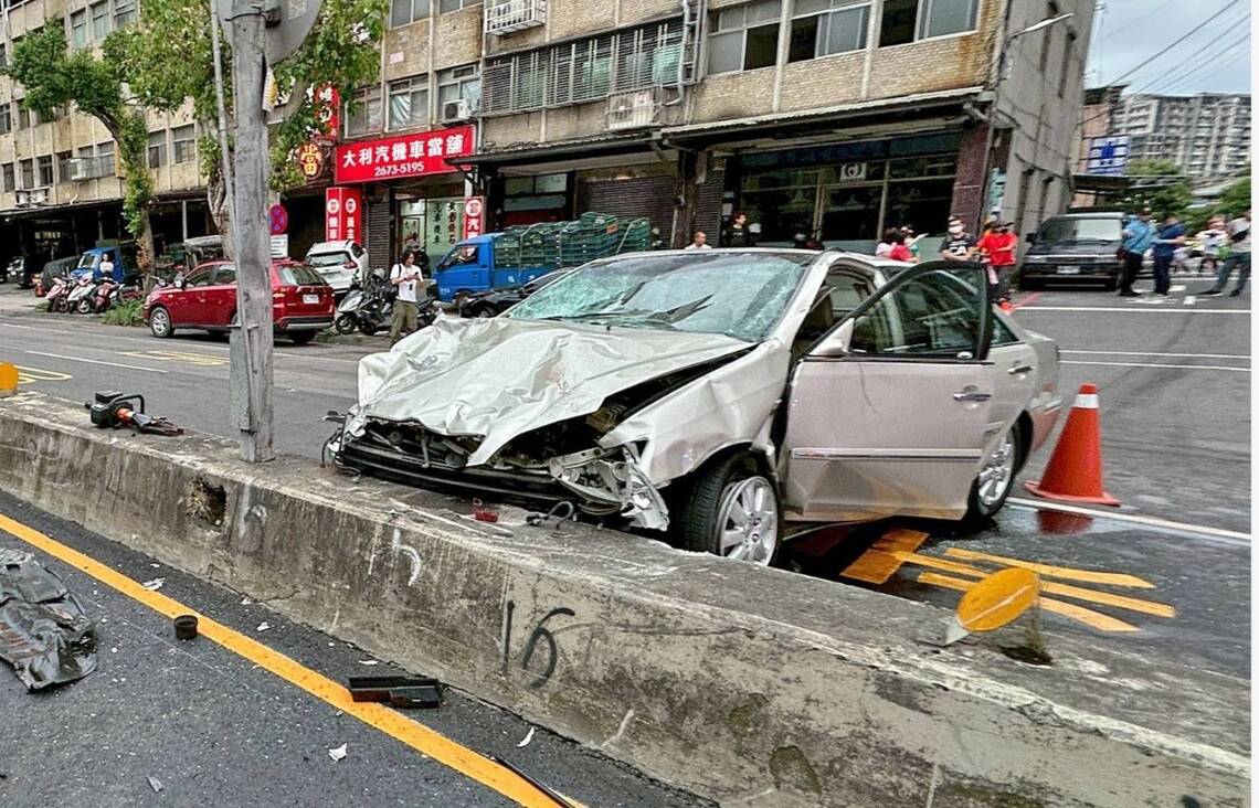 漾新聞|從「行人地獄」到「併購說」 520週年民怨四起質疑賴政府失信 漾新聞|從「行人地獄」到「併購說」 520週年民怨四起質疑賴政府失信