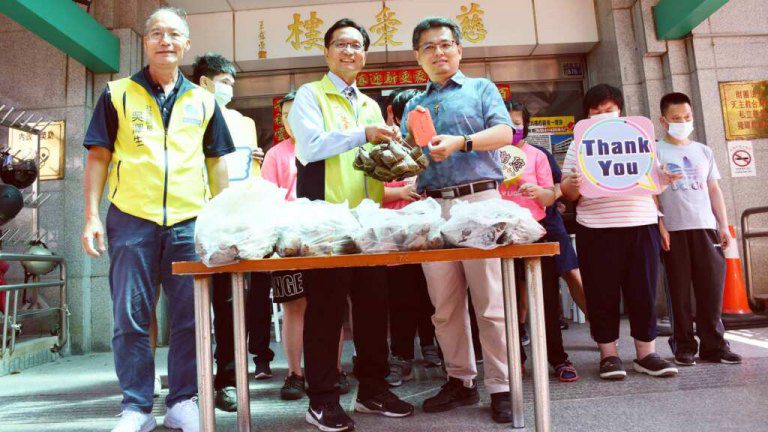 端午節關懷弱勢 彰化市長林世賢贈社福機構加菜金與肉粽 端午節關懷弱勢 彰化市長林世賢贈社福機構加菜金與肉粽