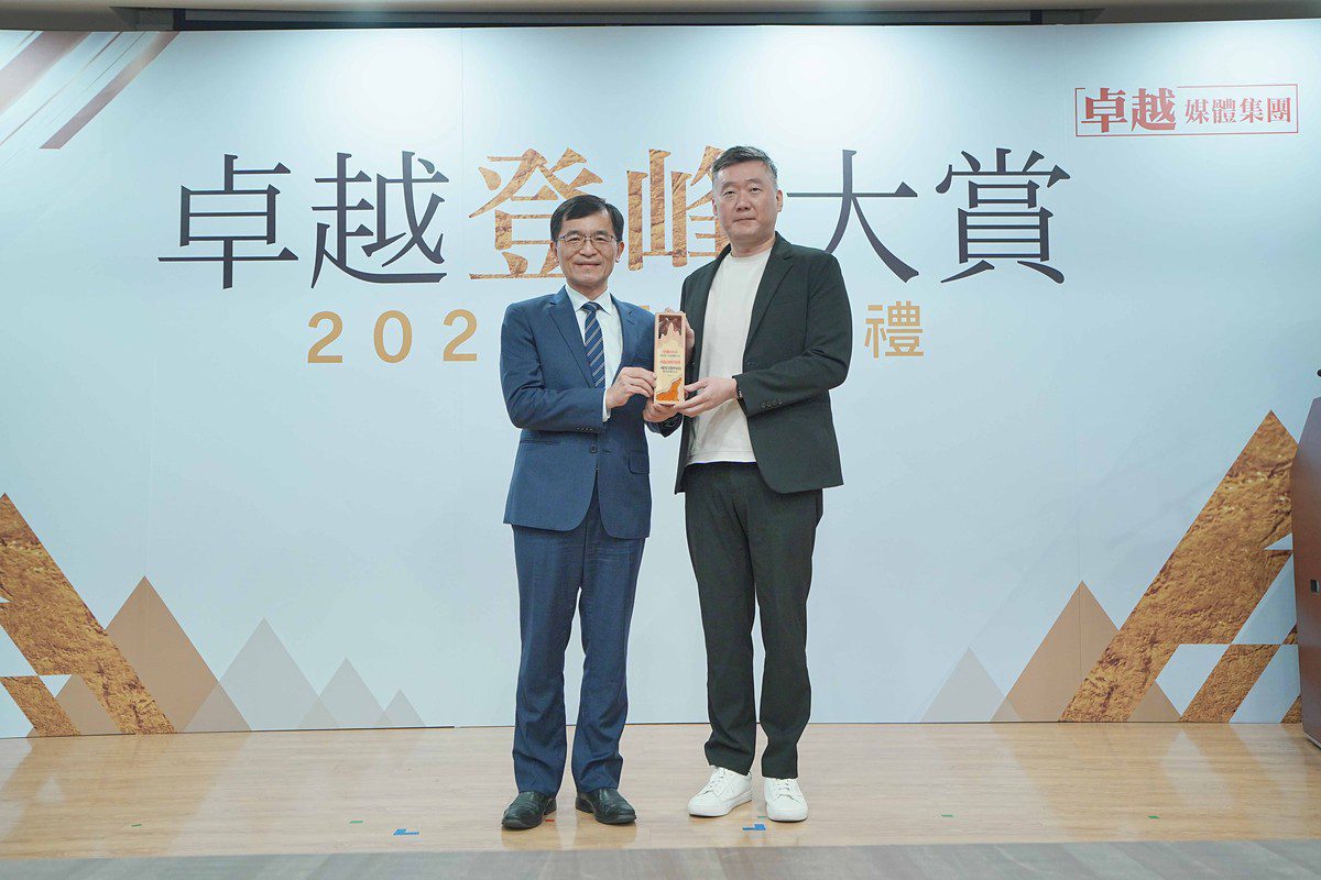 2025卓越登峰大賞 引領未來健康趨勢 一曜再生醫學勇奪「產品創新獎」